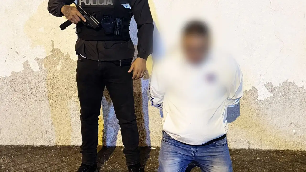 Aprehenden a agente de tránsito por delitos graves