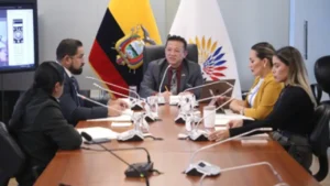 Comisión inicia investigación de denuncia a legisladora