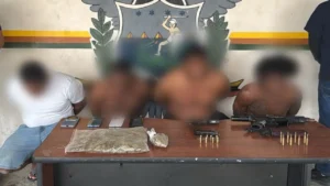 Cuatro detenidos y armas incautadas en operativo en Playas