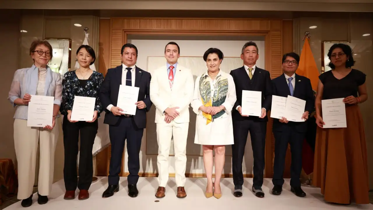 Noboa y la comunidad ecuatoriana en Japón