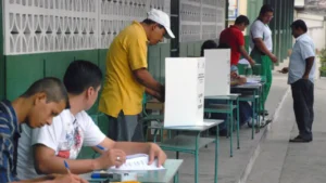 Convocatoria a referéndum y consulta popular en Ecuador