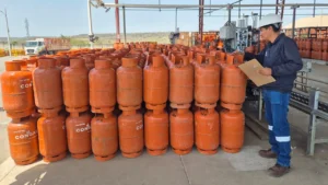 Gobierno controla precios oficiales en combustibles y gas