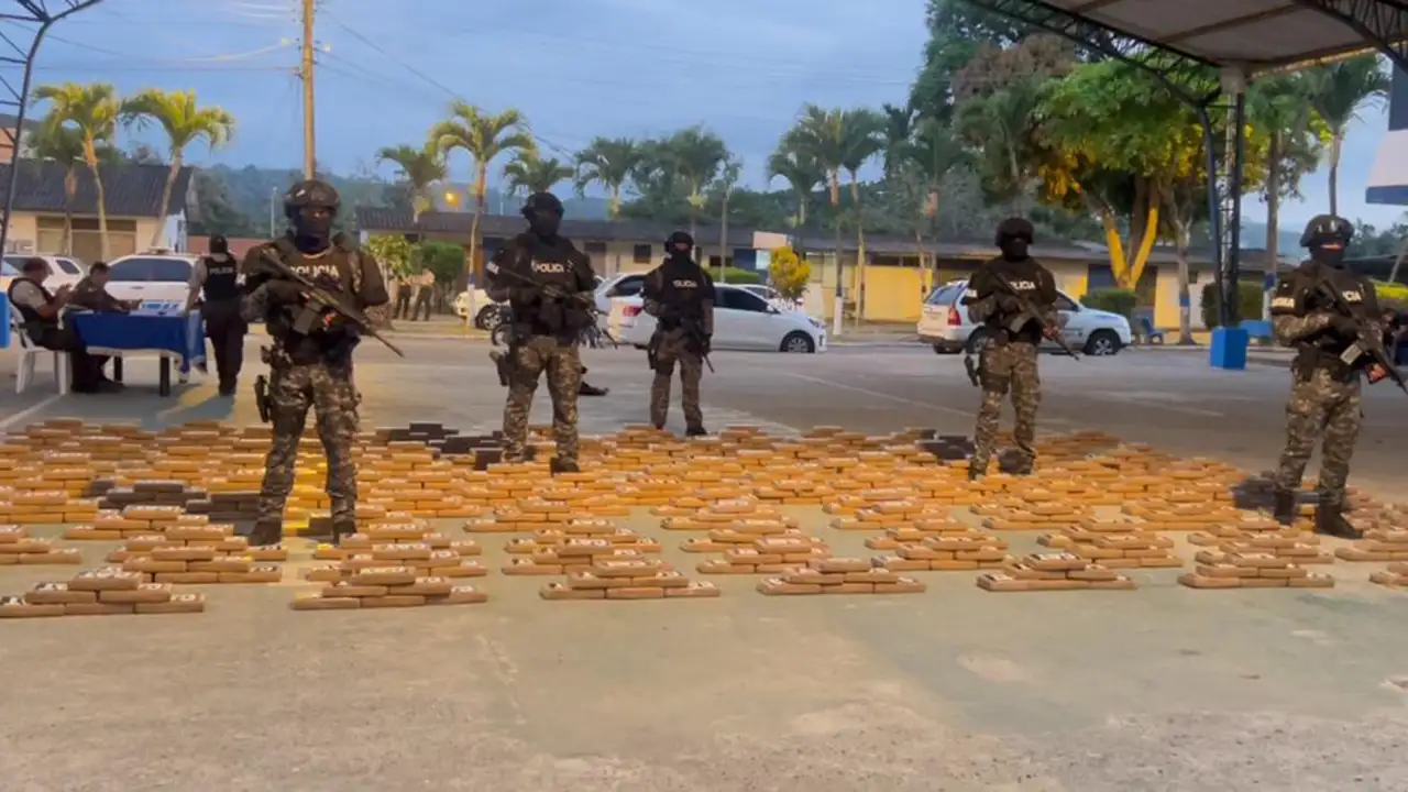 Incautan 800 paquetes de cocaína en Ecuador