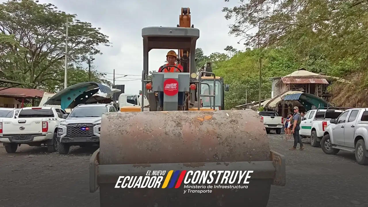 Rehabilitación vial impulsa desarrollo en Esmeraldas