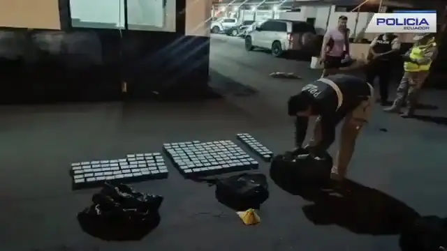 Decomisan material explosivo en bus de transporte público