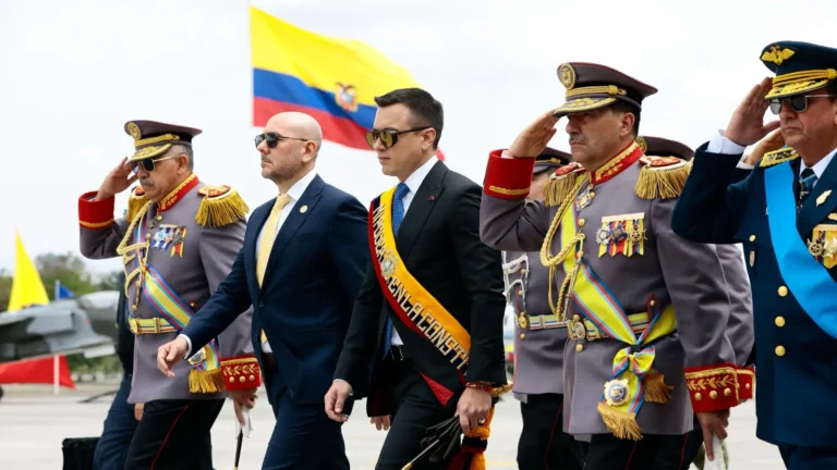 Noboa asistió a la celebración de los 105 años de la FAE